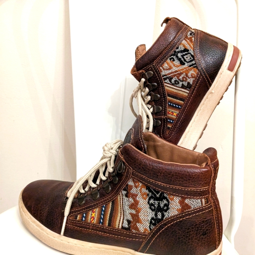 Unisex Incas leather boots size 10